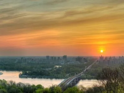 Завтра в Києві очікується тепла погода без опадів
