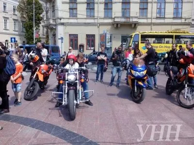 Львовские байкеры организовали акцию "Круг благотворительности"