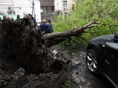 Кількість постраждалих внаслідок урагану в Москві зросла до 140 осіб