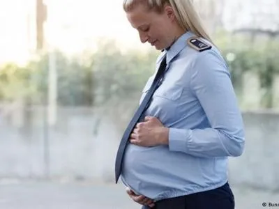 Бундесвер начал тестировать форму для беременных женщин-солдат