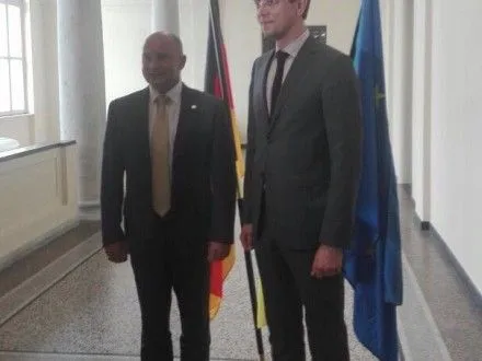 В.Омелян в Германии встретился Госсекретарем Минтранса Р.Бомбою