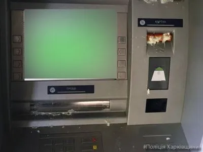 Три банкомата залили монтажной пеной в Харькове