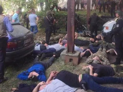 Понад 40 озброєних людей затримані за стрілянину на Вінниччині