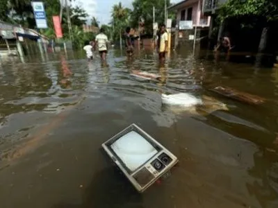 В результаті повеней і зсувів на Шрі-Ланці загинуло понад 200 осіб