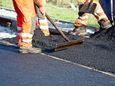 Правительство предложит увеличить финансирование строительства дорог еще на 2,5 млрд грн - В.Гройсман