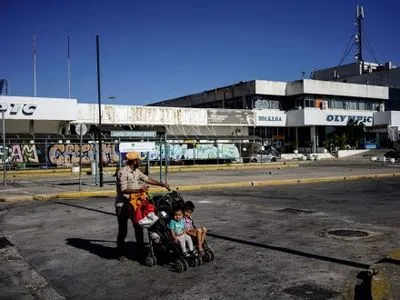 Более 600 мигрантов эвакуировали из аэропорта в Афинах