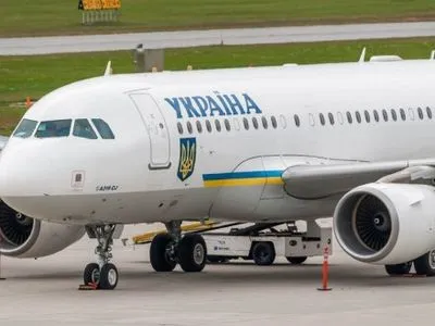 Во Львове более 200 человек эвакуировали из самолета из-за сообщения о бомбе