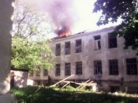 Боевики обстреляли из минометов школу и жилые дома в Красногоровке - СЦКК