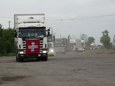 Швейцария отправила 30 грузовиков гумпомощи на оккупированный Донбасс