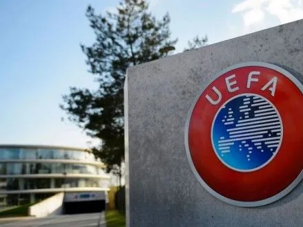 УЕФА разрешил проводить четвертые замены на нескольких международных турнирах
