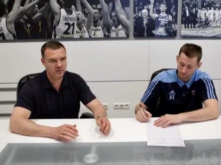 Баскетболіст збірної України О.Мішула підписав новий контракт із "Дніпром"