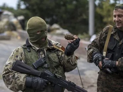 На Донбассе растет количество правонарушений боевиков в отношении гражданских – разведка