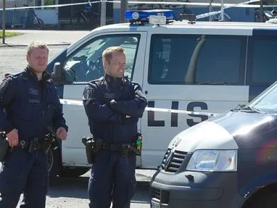 Неизвестные напали на полицейский патруль в Стокгольме