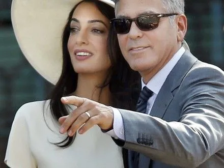 У семьи Клуни родились близнецы