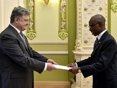 П.Порошенко прийняв вірчі грамоти у послів деяких іноземних держав