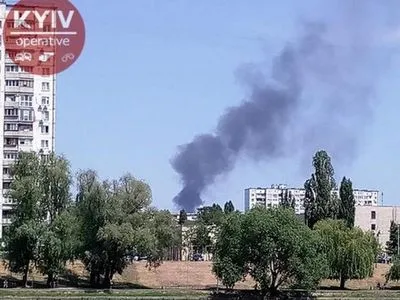В Киеве произошел пожар на СТО, был слышен взрыв - ГосЧС