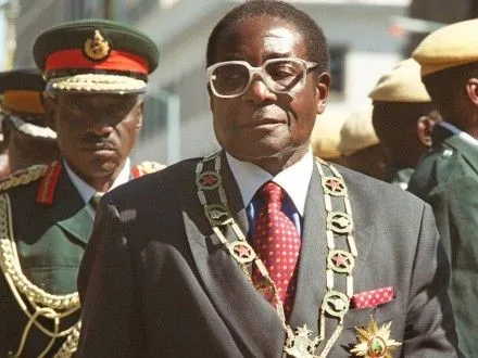 93-летний президент Зимбабве начал избирательную кампанию