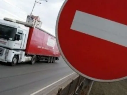 Движение грузовиков ограничили в Николаевской области