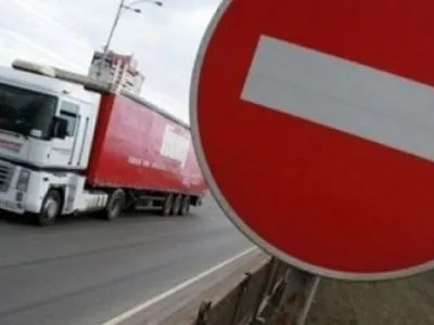 Движение грузовиков ограничили в Николаевской области