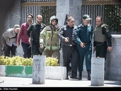 В результате нападений в Тегеране погибли 12 человек, еще 39 ранены