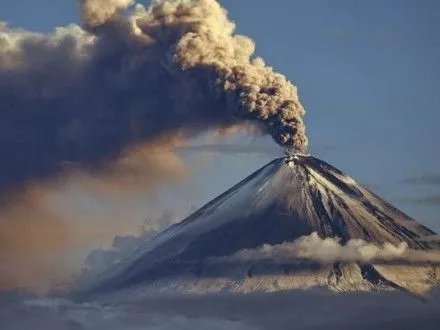 В Японії розпочалось виверження вулкану