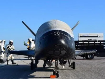 SpaceX впервые запустит самолет для американской армии