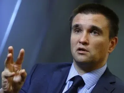 На Донбасі повинна бути озброєна поліцейська місія – міністр