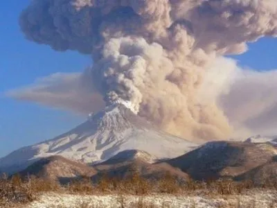 Вулкан Шивелуч викинув стовп попелу заввишки в 6 км на Камчатці