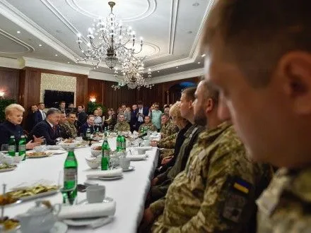Литва пригласила на лечение 50 украинских военных - Президент