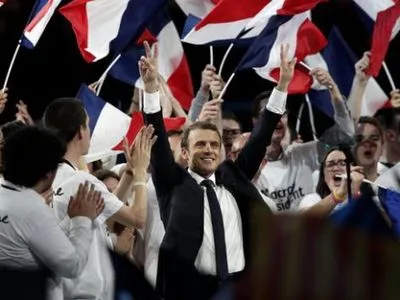 Партия Э.Макрона может получить абсолютное большинство в парламенте Франции
