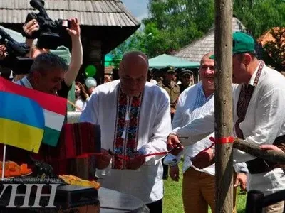 Гастрономический фестиваль прошел на Закарпатье в селе-музее