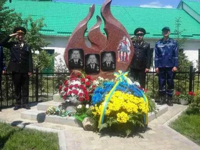 Памятный знак спасателям, которые погибли на Грибовичах  открыли в Львовской обл.