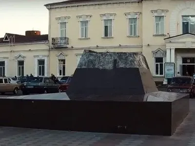 Памятник Г.Котовскому демонтировали в Одесской обл
