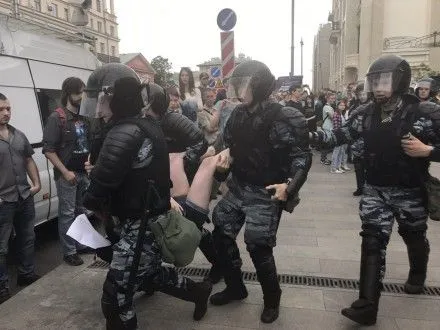 es-zaklikav-rosiyuyu-zvilniti-zatrimanikh-na-aktsiyakh-protestu
