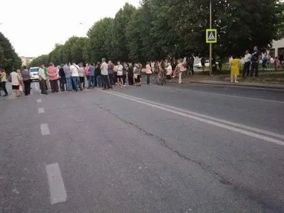 Во Львове жители из-за мусора перекрыли улицы