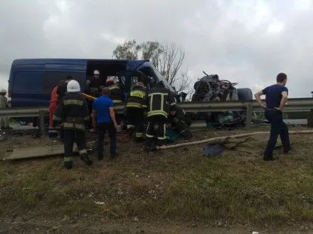 У ДТП за участю мікроавтобуса на Львівщині загинуло троє людей