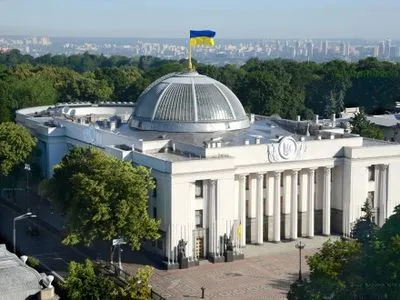 Парламент может рассмотреть введение военного положения на части Донбасса в сентябре - нардеп