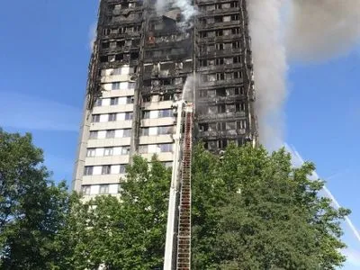 Внаслідок пожежі в лондонській багатоповерхівці загинуло шестеро людей
