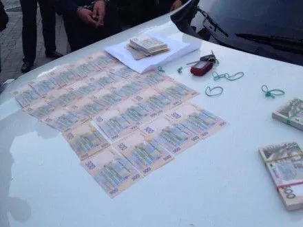 Оперуполномоченного по борьбе с легализацией иностранцев задержали на взятке в 285 тыс. грн