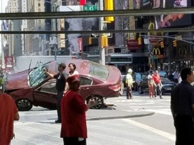 В ДТП в Нью-Йорке пострадали 10 человек - полиция