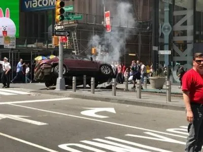 Автомобиль влетел в пешеходов в Нью-Йорке