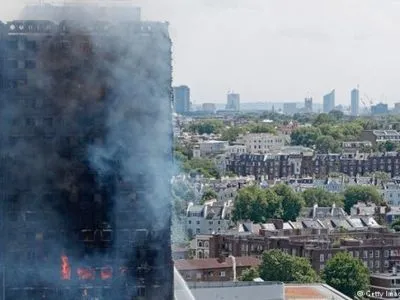 Кількість загиблих внаслідок пожежі в Лондоні зросла до 12 осіб
