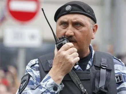Экс-командиру столичного "Беркута", которого заметили в Москве, сообщили о подозрении по 7 делам