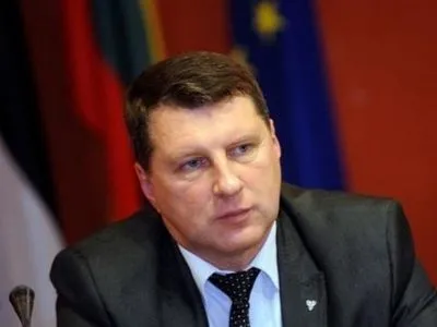 Президент Латвії закликав НАТО до діалогу з Москвою