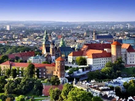 Более миллиона украинцев работают или учатся в Польше