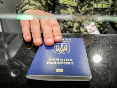 Майже 13 тис. українців поїхали в ЄС за безвізом, 17-м відмовили