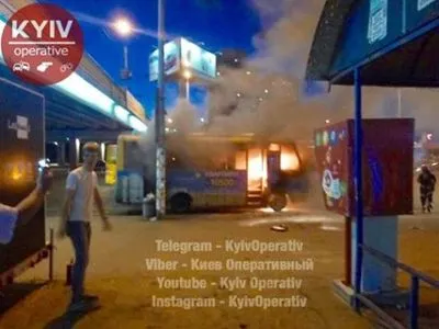 У Києві загорівся маршрутний автобус
