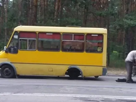 Два колеса відлетіли у маршрутки під час руху в Кропивницькому - очевидець