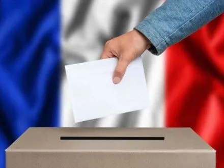 У другому турі парламентських виборів у Франції рекордно низька явка виборців - ЗМІ