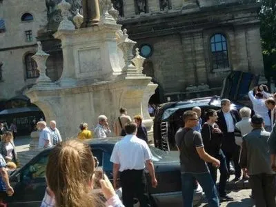 Полиция установила личность водителя, который наехал на людей во Львове